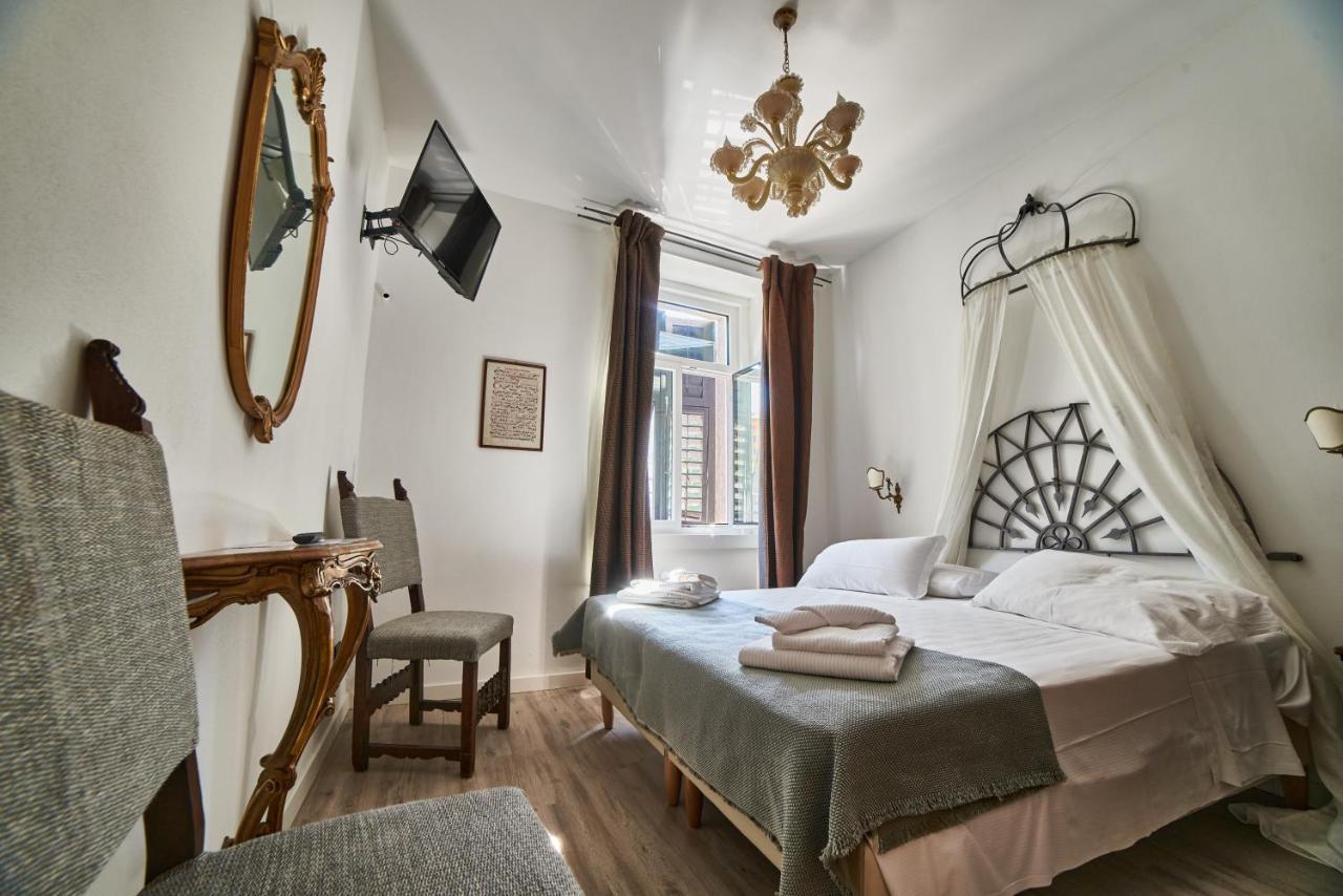 Rooms Alla Loggia Del Castello Trento Exterior foto